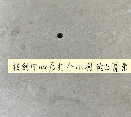 南岗瓷砖空鼓维修公司专业解答在瓷砖铺贴过程中，如果砂料搅拌不均匀，将会带来以下问题